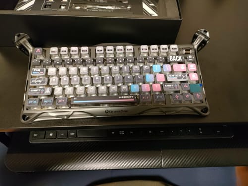 Customer photo review of Gravastar Mercury K1 Pro 75% Wireless RGB Mechanical Gaming Keyboard Boy Gift