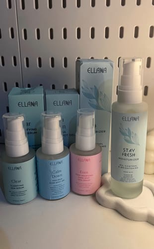 Customer photo review of Stay Fresh Moisturizer Controls Oil and Brightens