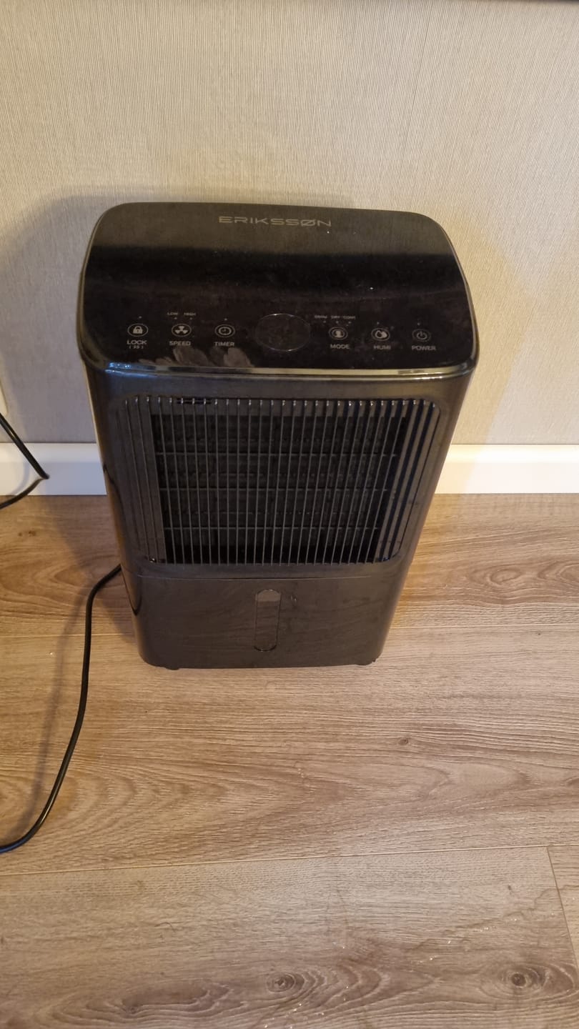 Customer photo review of Erikssøn Luchtontvochtiger Dry Pro Plus - Ontvochtigt Tot 16 Liter Per Dag