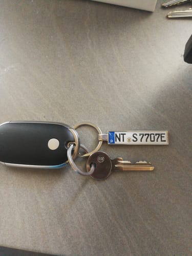 Customer photo review of Kennzeichen Schlüsselanhänger Mini Nummernschild Metall