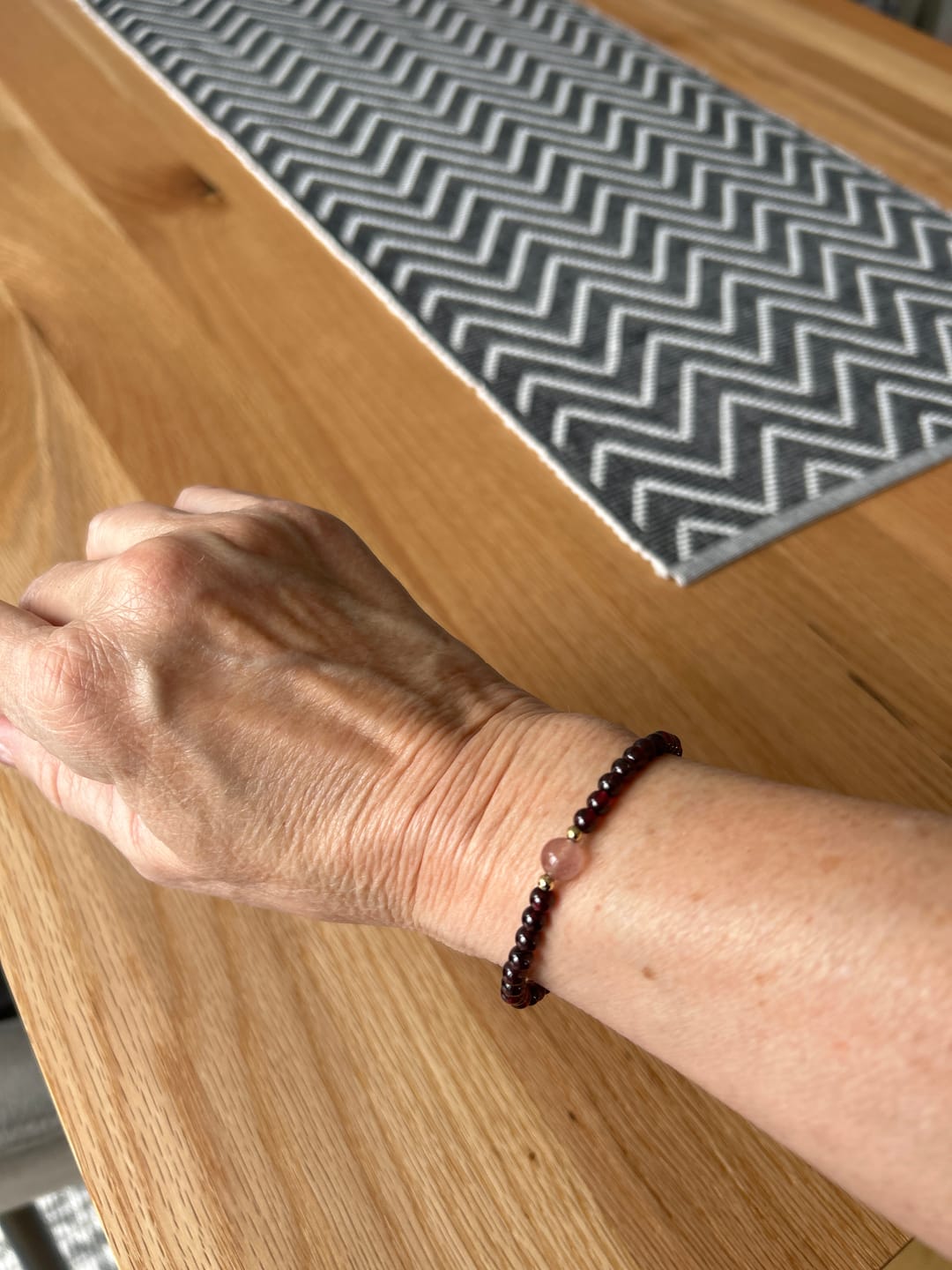 Customer photo review of Rubin Armband - Perlen geschliffen