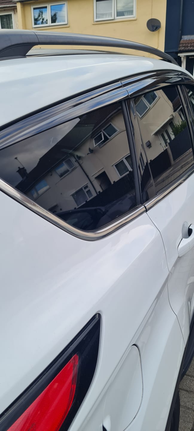 Customer photo review of Auto Clover Wind Deflectors Set for Ford Kuga 2012 - 2019 (6 pieces)