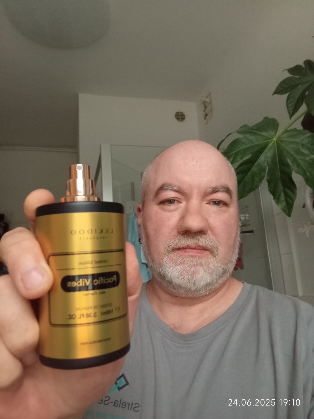 Customer photo review of Pacific Vibes