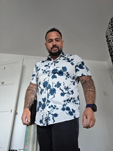 Customer photo review of Men's Summer Floral Button Up Short Sleeve Holiday Beach Shirt