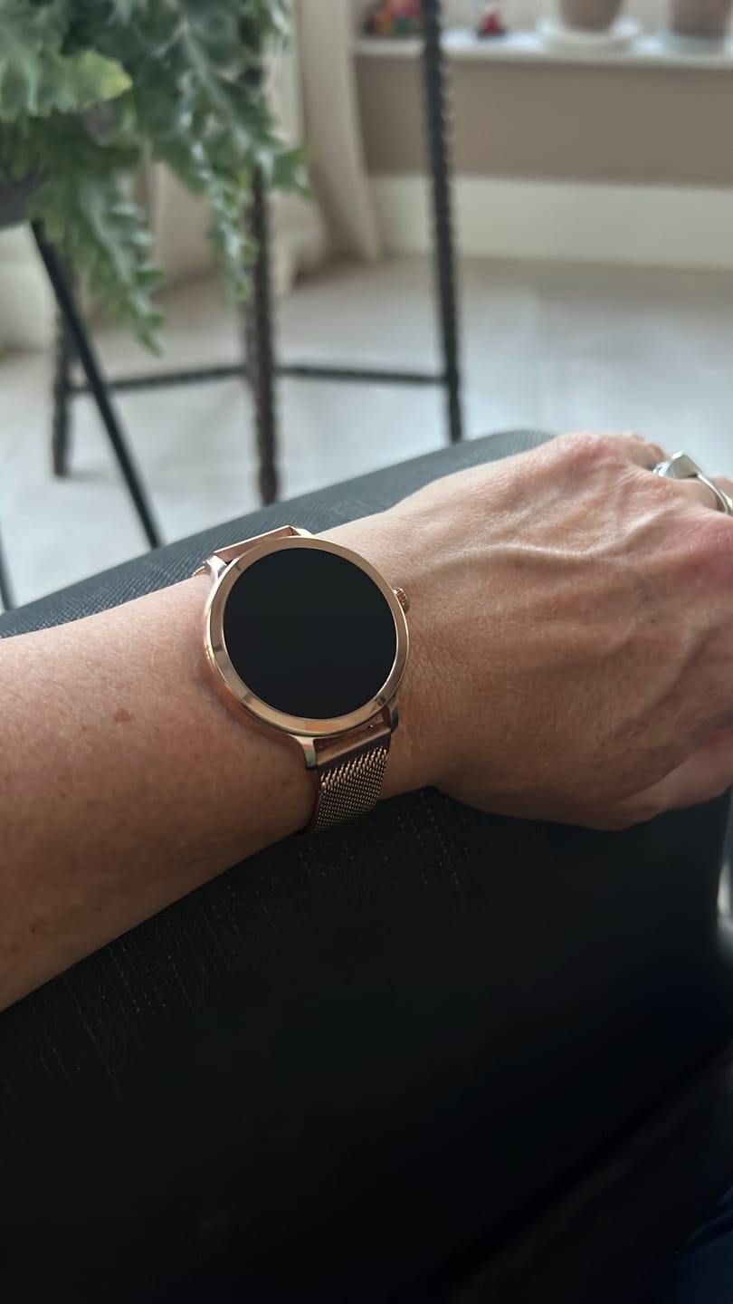 Customer photo review of Golden Sound Smartwatch Dames
