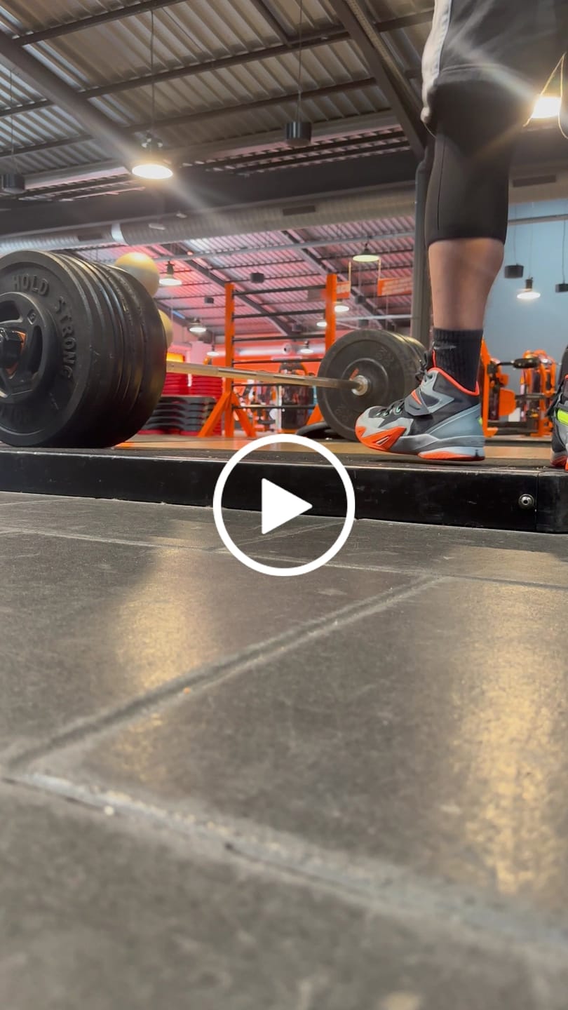 Customer video review of Strength Shop 7mm Inferno Neoprene Knee Sleeves - Black - IPF Approved (Pair)