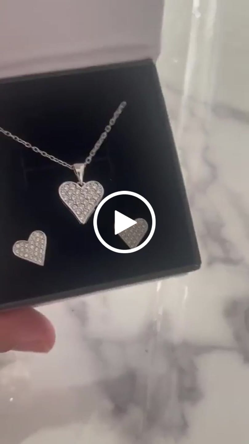 Customer video review of Cecilia 18k White Gold Plated Heart Pendant Necklace with Swarovski Crystals