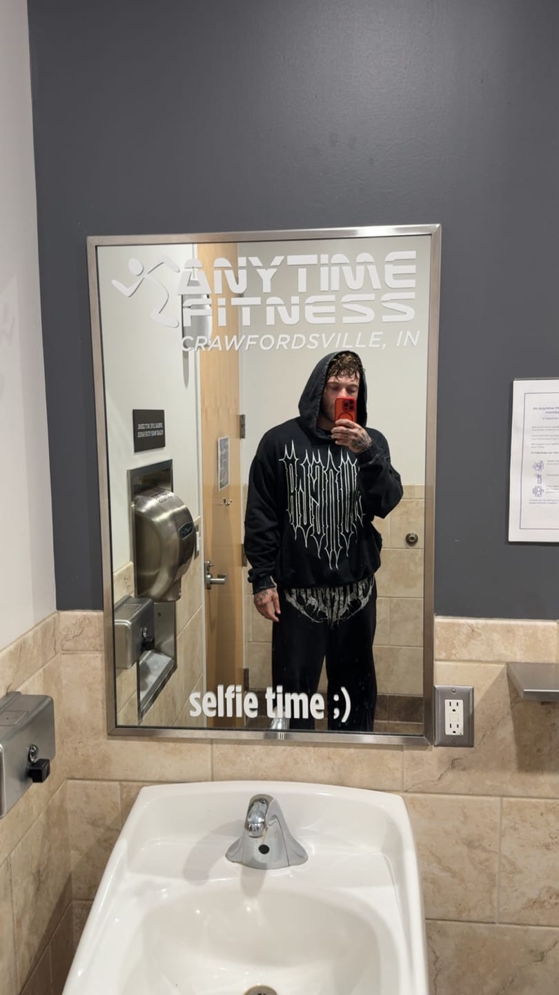 Customer photo review of 5126 - Revenge Hoodies
