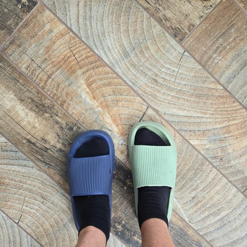 Customer photo review of HappyFlops