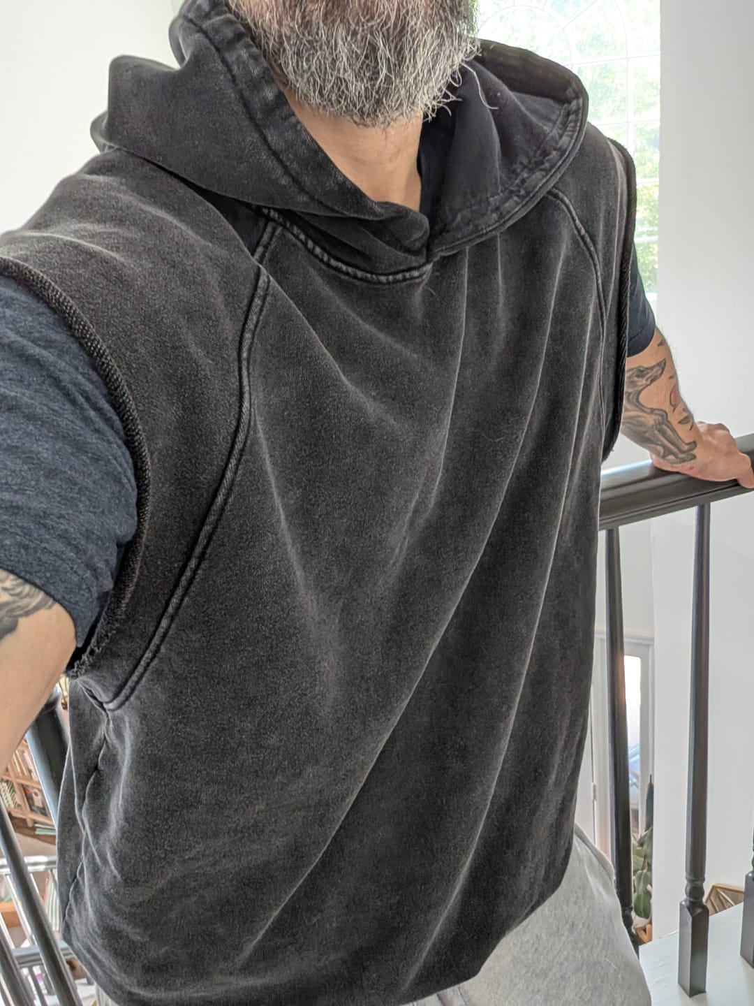 Customer photo review of Kagero Sleeveless Hoodie