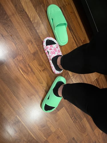 Customer photo review of HappyFlops Limited Editions