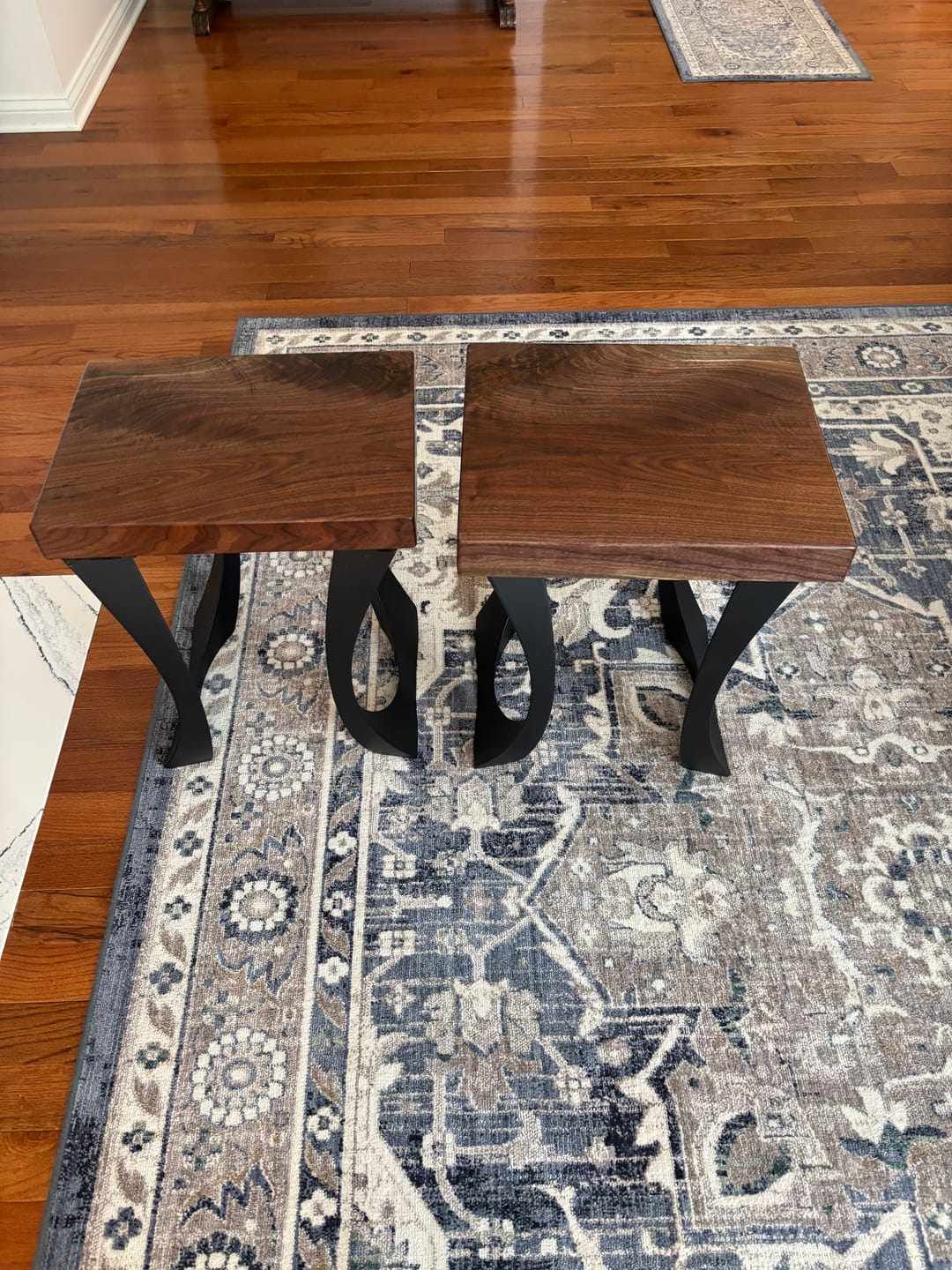Customer photo review of End Table Legs 218 Cleo 20H Unique Metal Furniture