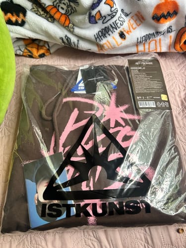 Customer photo review of [2ND PRE-ORDER] TXT - ACT : PROMISE EP.2 WORLD TOUR OFFICIAL MD [TXT X ISTKUNST] HOODIE