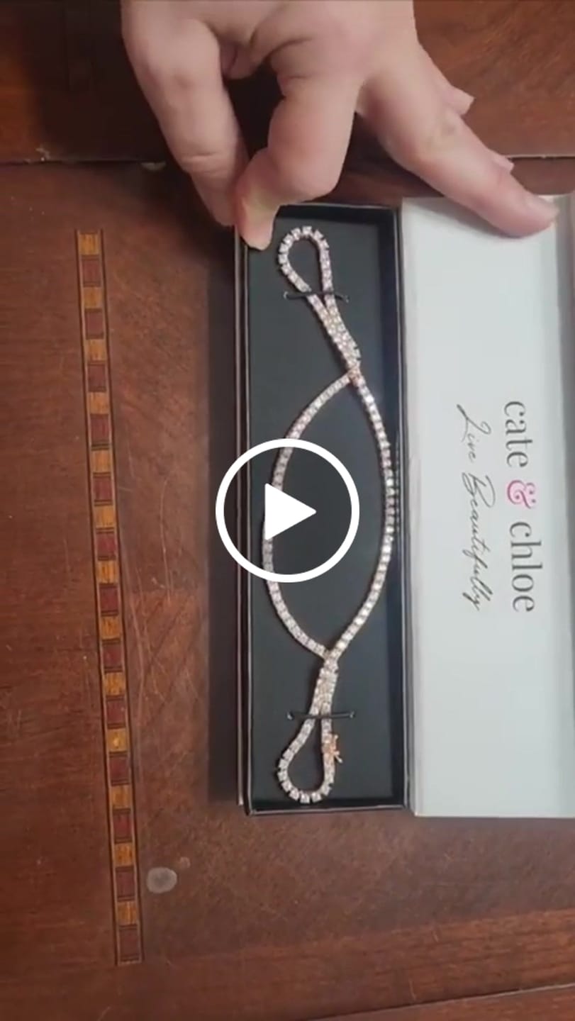 Customer video review of Kaylee 18k White Gold Plated Necklace with Simulated Diamond Crystals