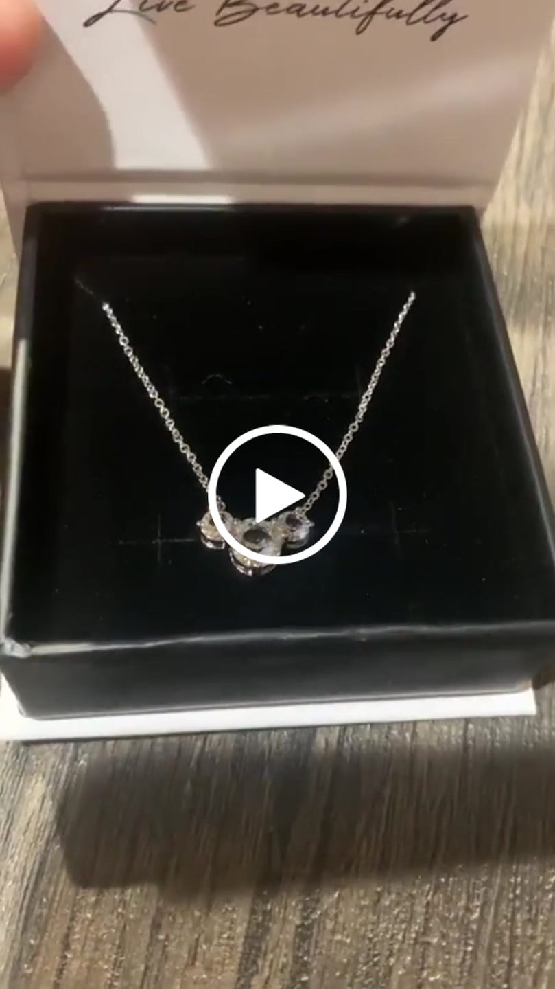 Customer video review of Calliope 18k White Gold Plated 3-Stone Pendant Necklace with Swarovski Crystals