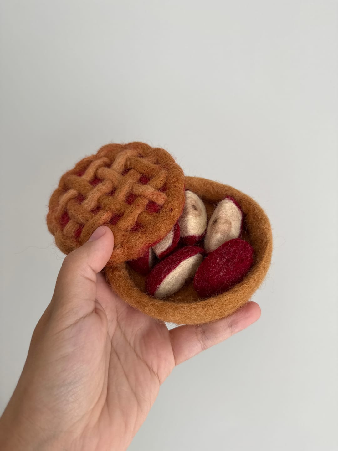 Customer photo review of Felt Apple Pie Play Food Set