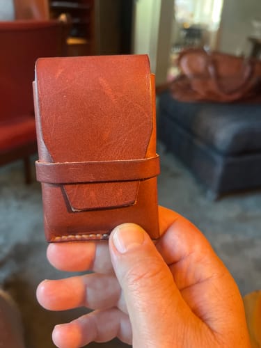 Customer photo review of Plånbok i handgjort läder – Slim, smart och slitstark