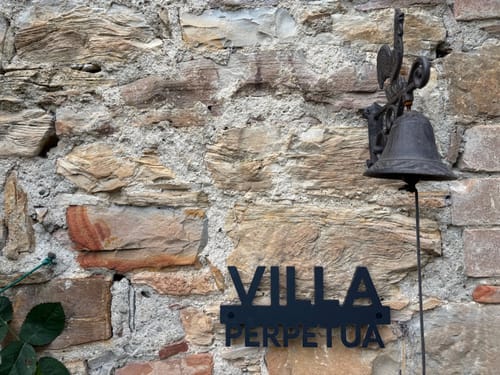 Customer photo review of Targhetta due testi sagomati modello Line 03 Acrilico