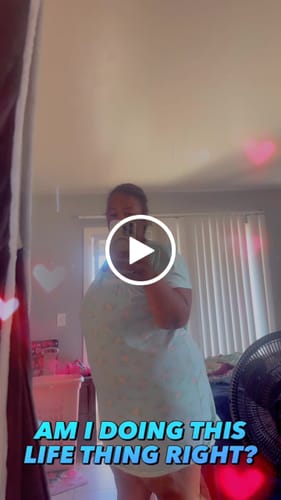 Customer video review of Poopy Time Debloat & Detox Tea