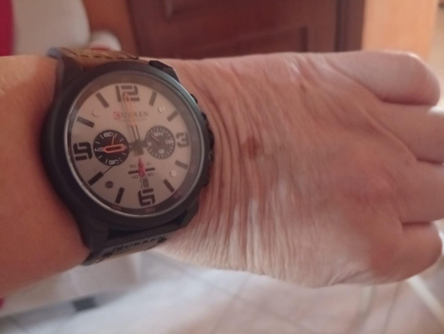 Customer photo review of Curren Sofia® orologio uomo pelle