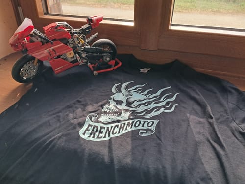 Customer photo review of T-SHIRT BLUE DEVIL