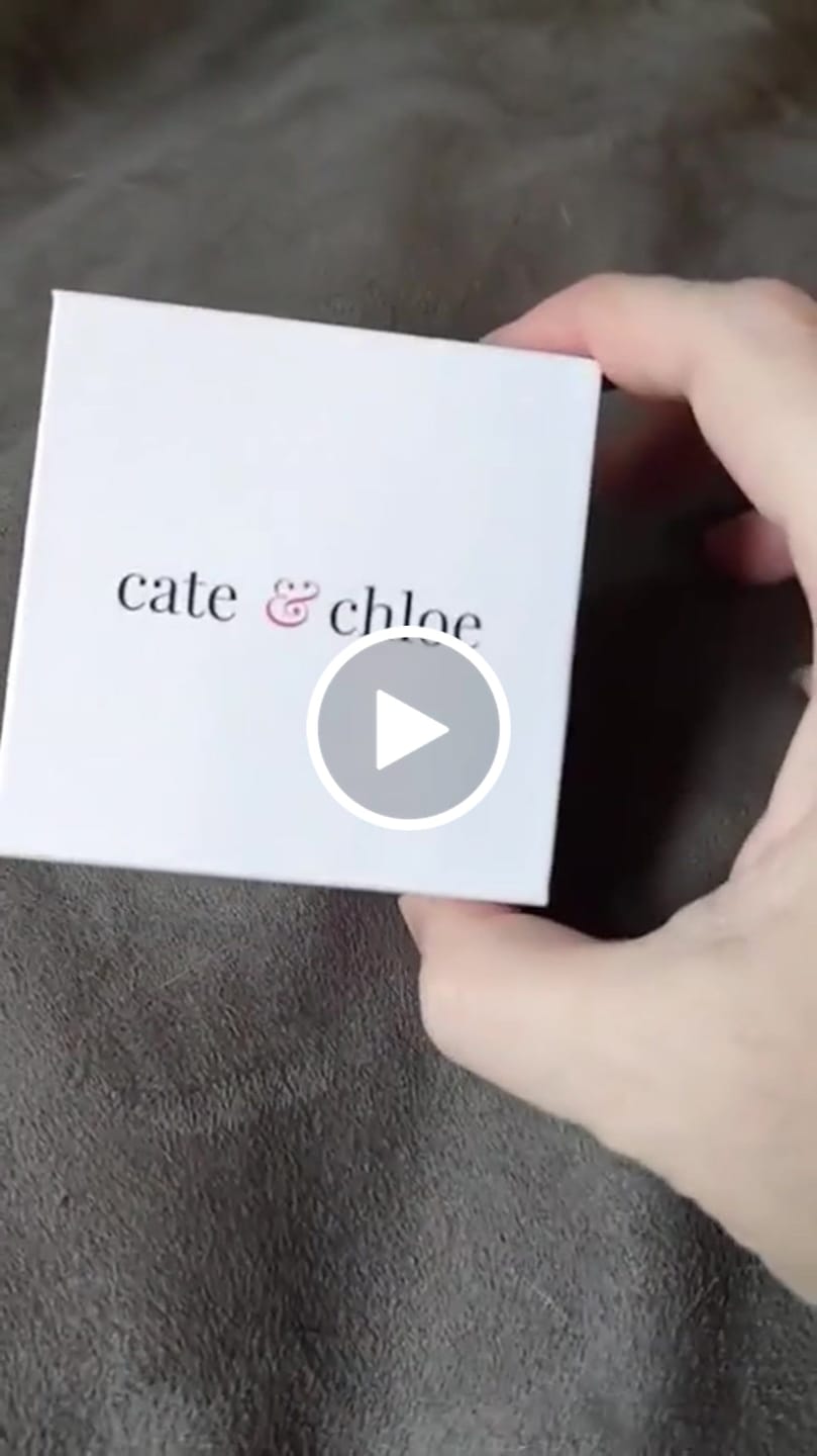 Customer video review of Khaleesi 18k White Gold Plated Silver Heart Necklace and Earring Set with Swarovski Crystals