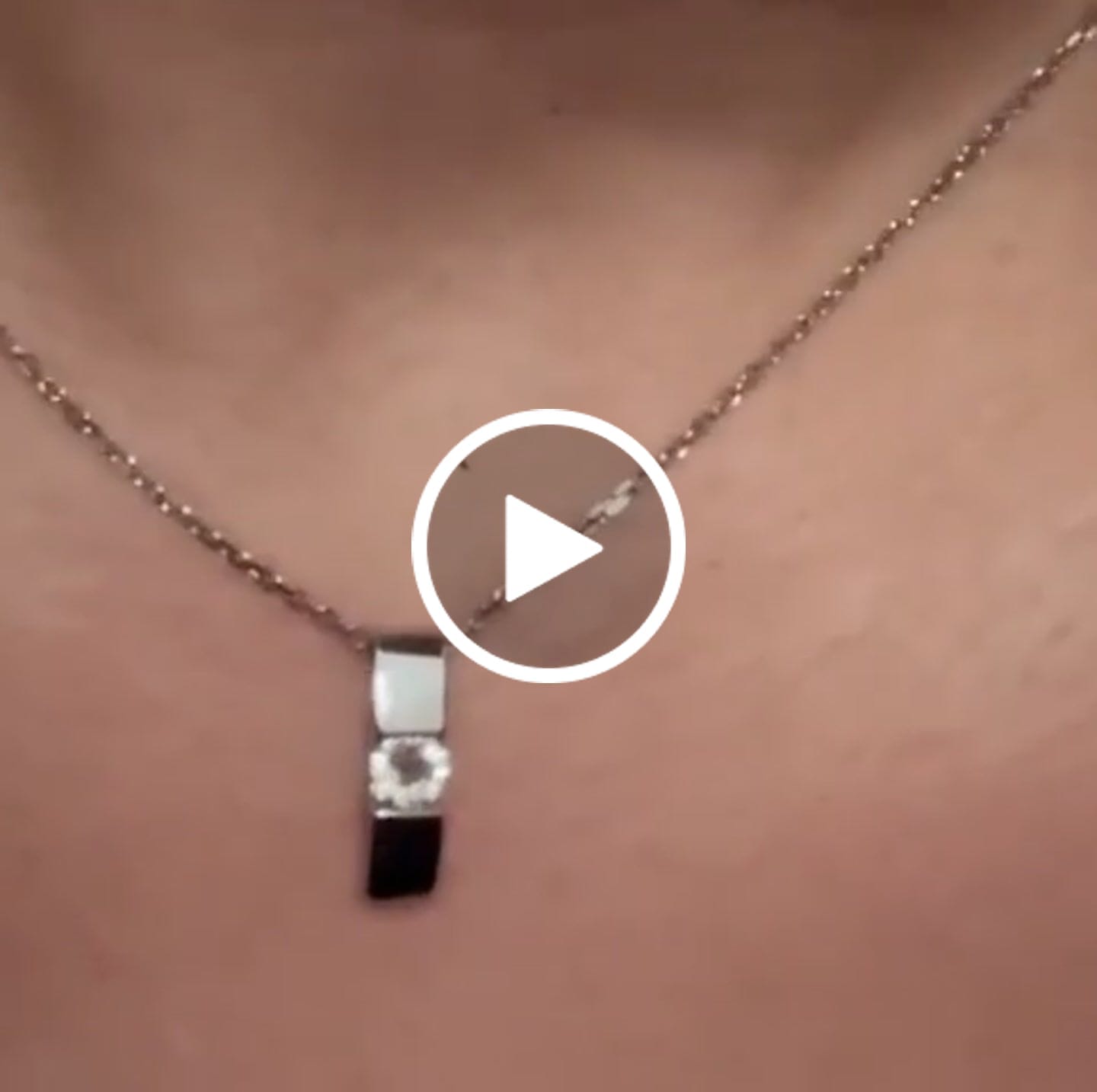 Customer video review of Nailea 18k White Gold Plated Pendant Necklace with Swarovski Crystals