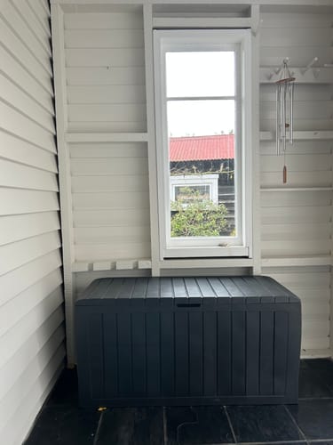 Customer photo review of Marvel Plus Deck Box