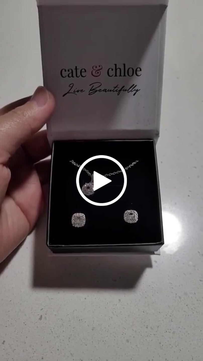 Customer video review of Ruth 18k White Gold Plated Silver Pendant Necklace with Swarovski Crystals
