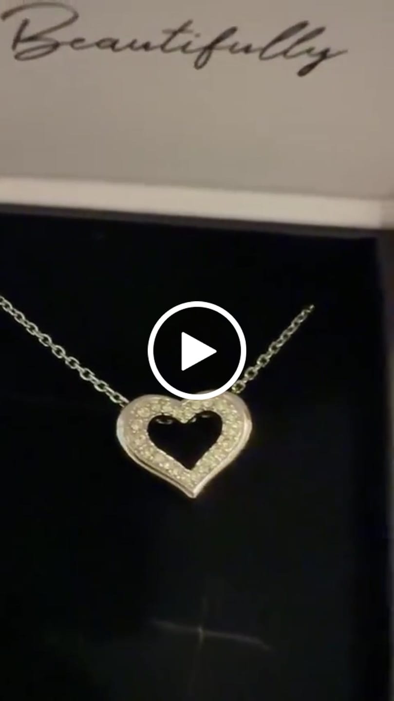 Customer video review of Dominique 18k White Gold Plated Silver Necklace with Swarovski Crystals