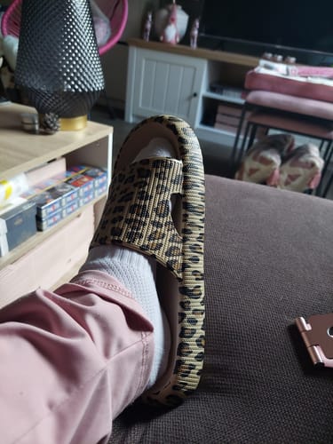 Customer photo review of HappyFlops Limited Editions