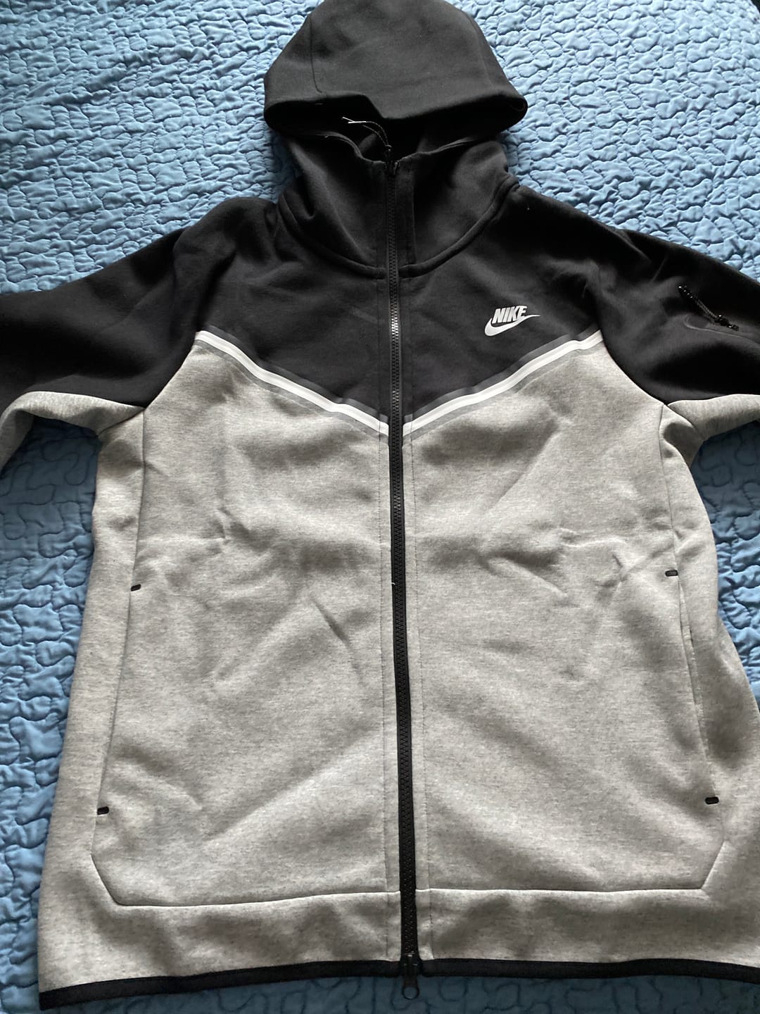 Customer photo review of NIKE TECH FLEECE HOODIE x BLACK/GREY