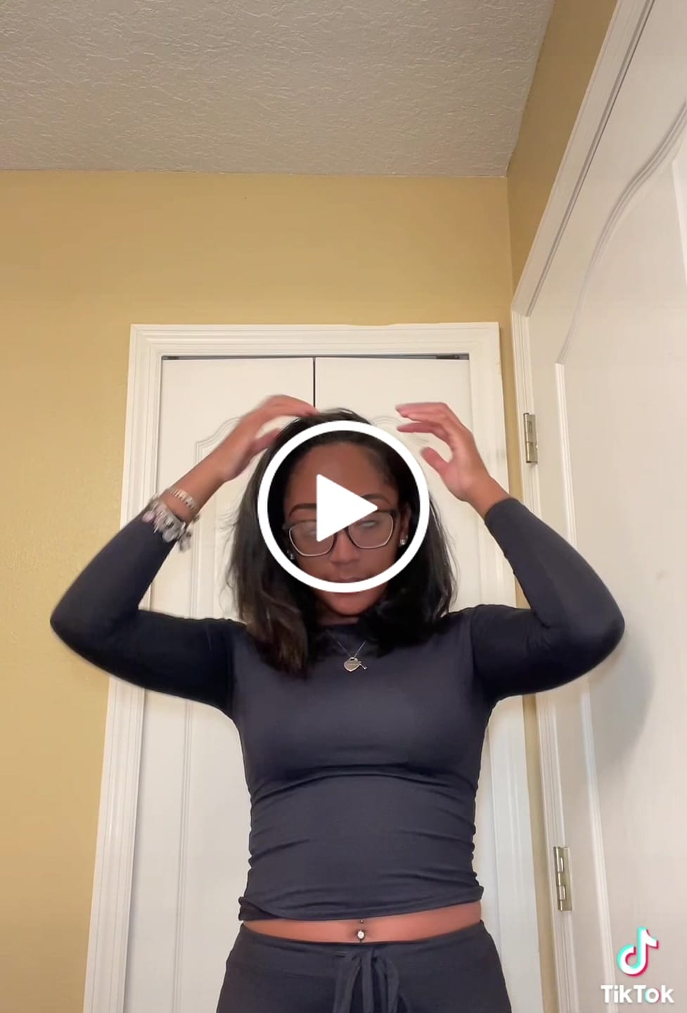 Customer video review of PERFECT TEE LONG SLEEVE