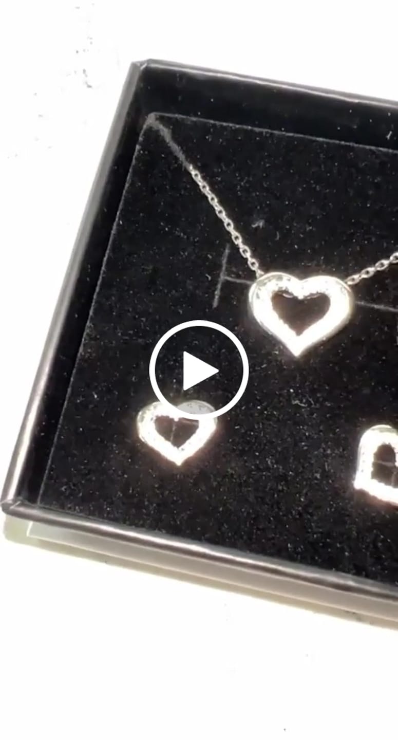 Customer video review of Dominique 18k White Gold Plated Silver Heart Necklace and Earring Set with Swarovski Crystals