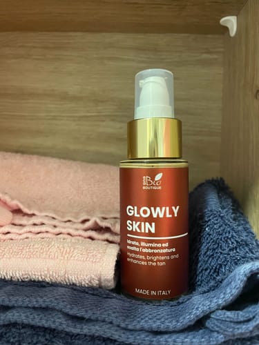 Customer photo review of Glowly Skin