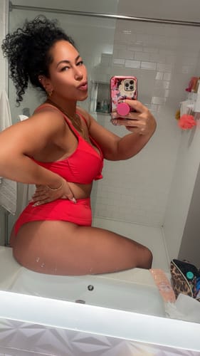 Customer photo review of *OLD* 'Thrive' High Rise Cheeky Bikini Bottoms