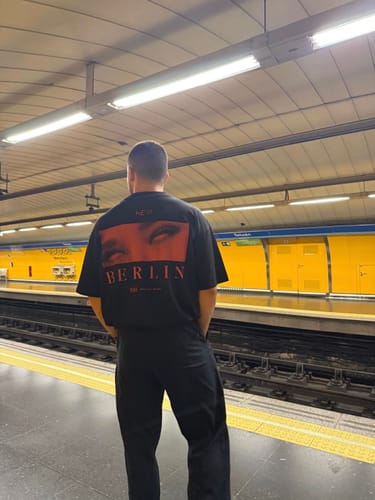 Customer photo review of Hell Berlin (Oversized shirt)