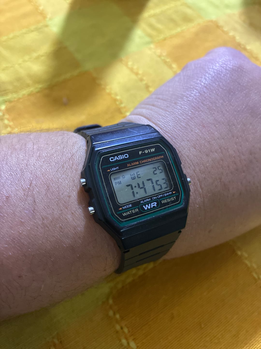 Customer photo review of Reloj Casio Vintage F-91W-3DG Clásico Líneas Verdes