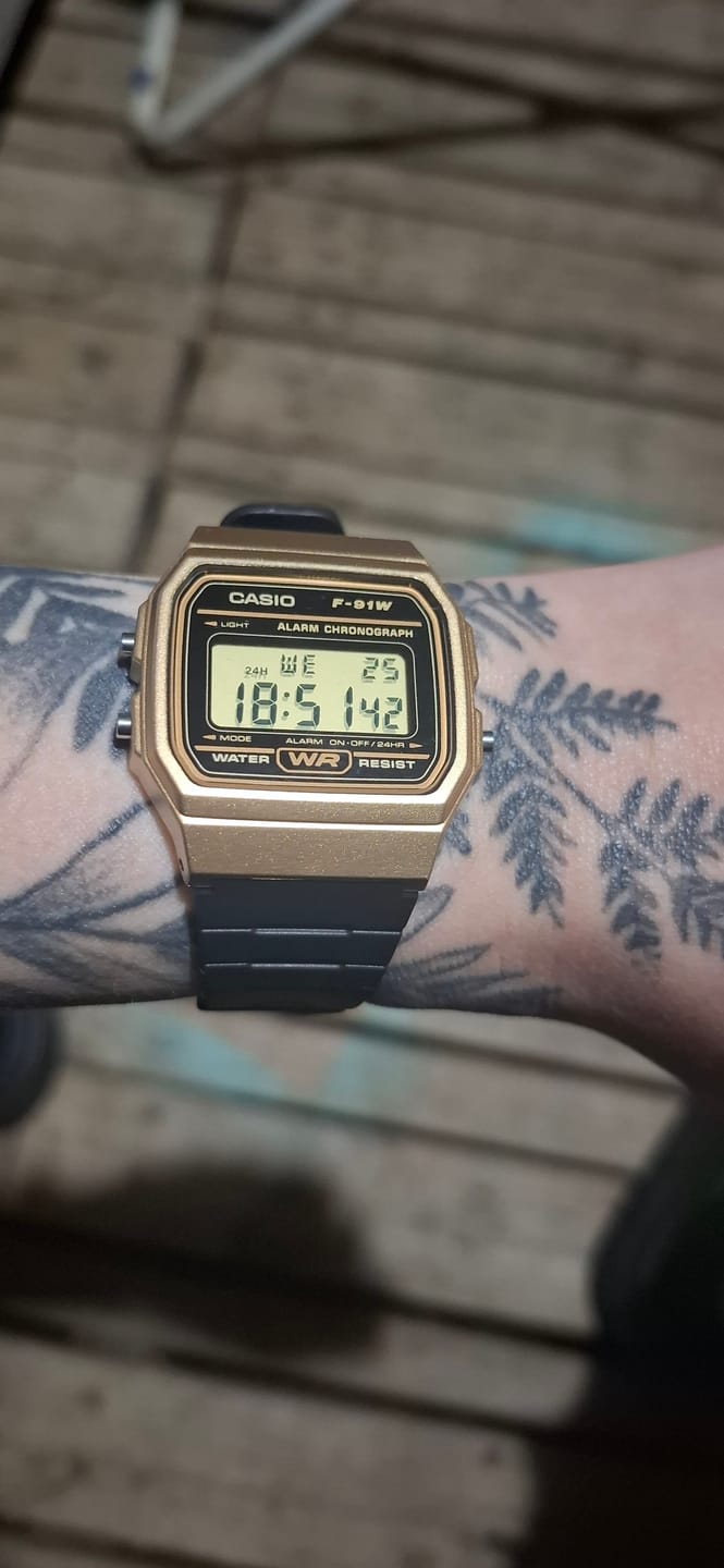 Customer photo review of Reloj Casio Vintage F-91WM-9ADF Dorado/Negro
