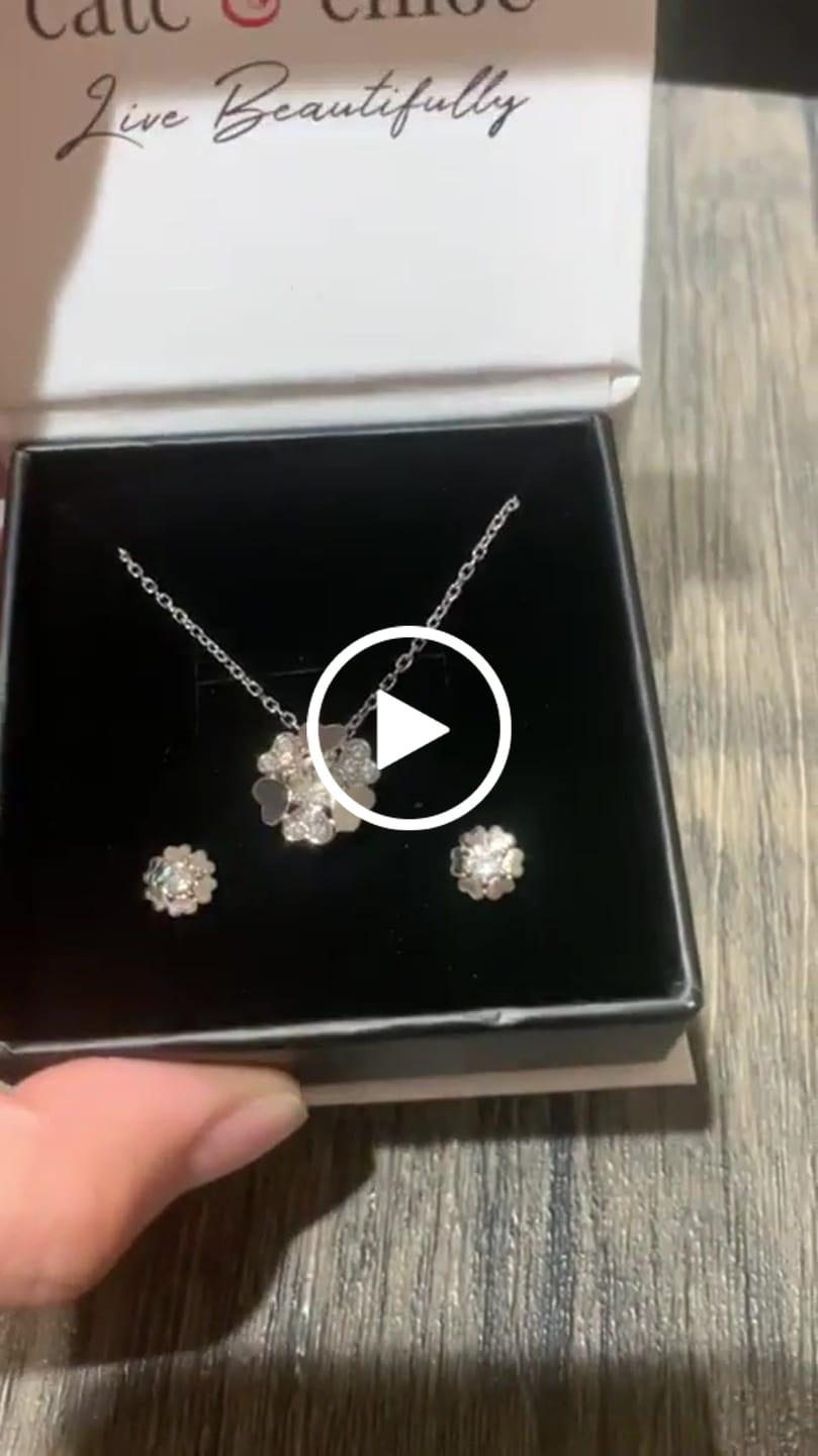 Customer video review of Khloe 18k White Gold Plated Flower Heart Necklace with Crystals