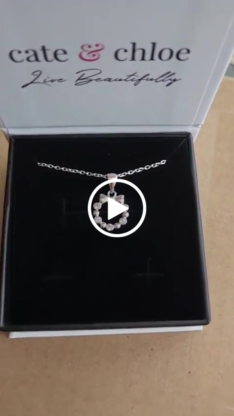 Customer video review of Edith 18k White Gold Plated Silver Ribbon Necklace with Swarovski Crystals