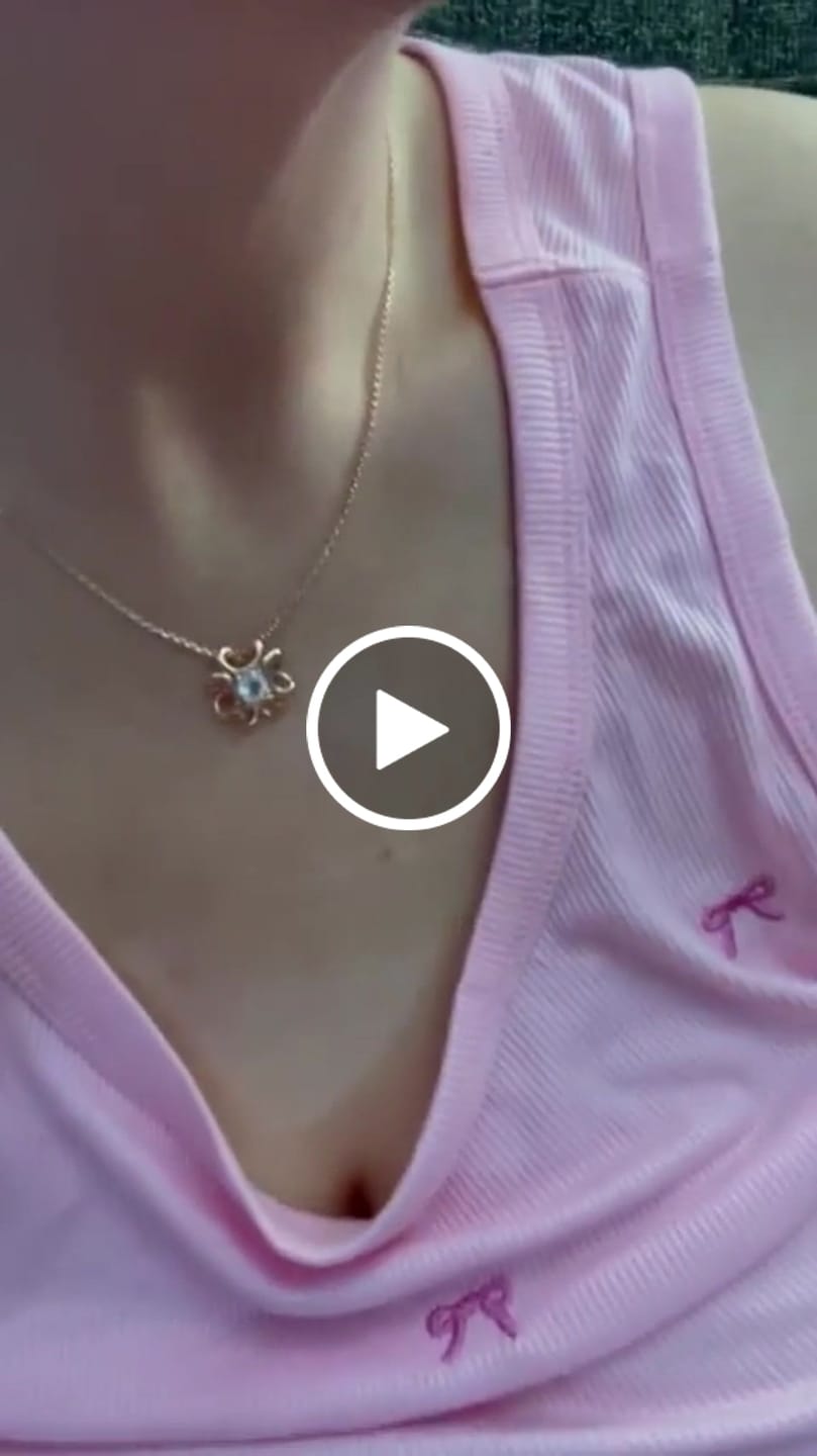 Customer video review of Alexis 18k White Gold Plated Flower Pendant Necklace with Swarovski Crystal