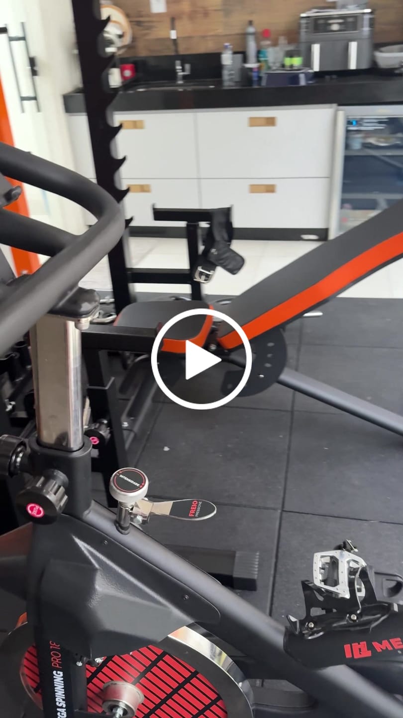 Customer video review of Kit 1 Estação De Musculação Mega Rack Full Com Polia Móvel Flutuante 82Kg