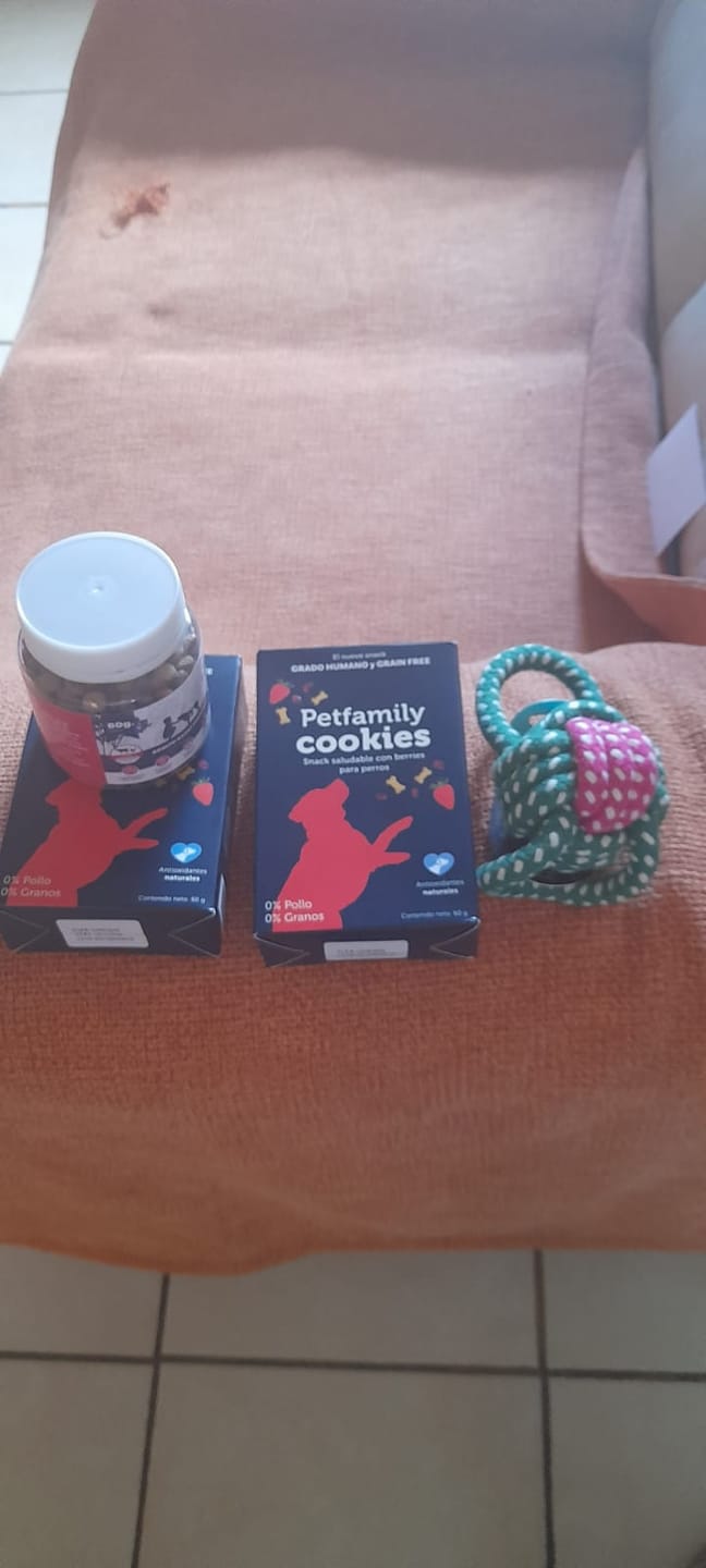 Customer photo review of PetFamily Cookies