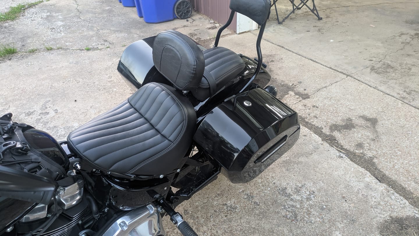 Customer photo review of 32L - Darkin Large Quick Mount Painted Hard Saddlebags for Harley Softail Street Bob FXBB