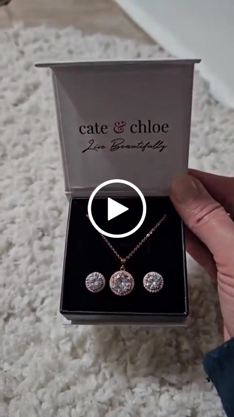 Customer video review of Sophia 18k White Gold Plated Pendant Necklace with Simulated Diamond Crystals