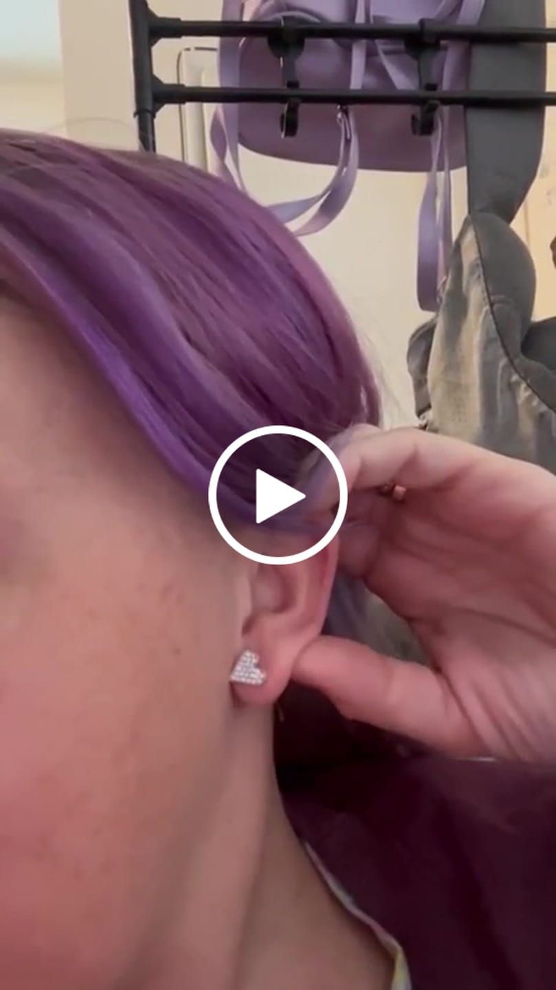 Customer video review of Cecilia 18k White Gold Plated Silver Heart Stud Earrings with Swarovski Crystals