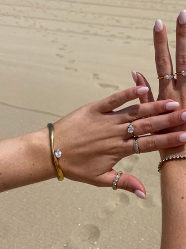 Customer photo review of Pia Bangle