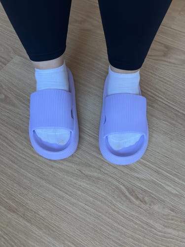 Customer photo review of HappyFlops