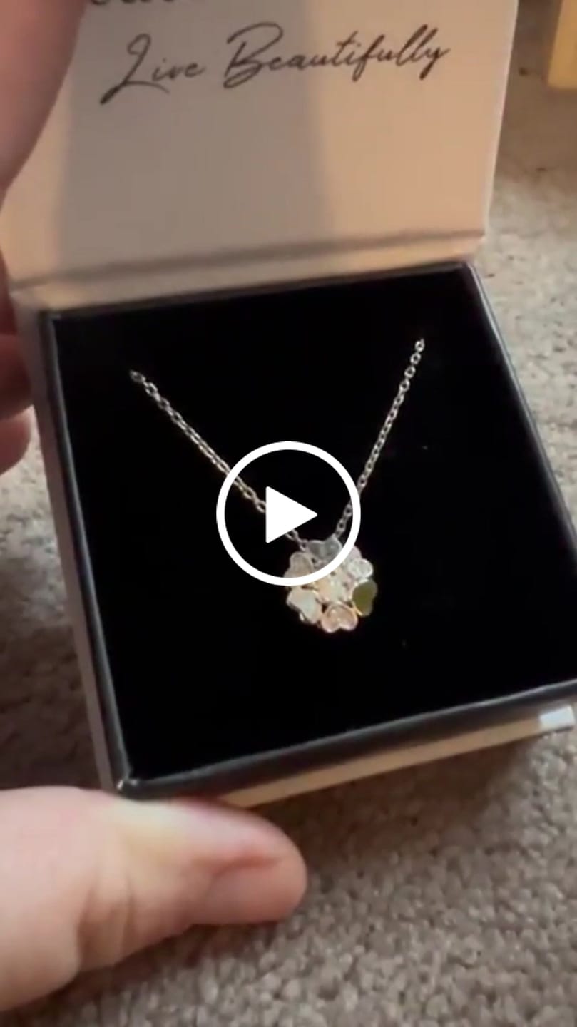 Customer video review of Khloe 18k White Gold Plated Flower Heart Necklace with Crystals